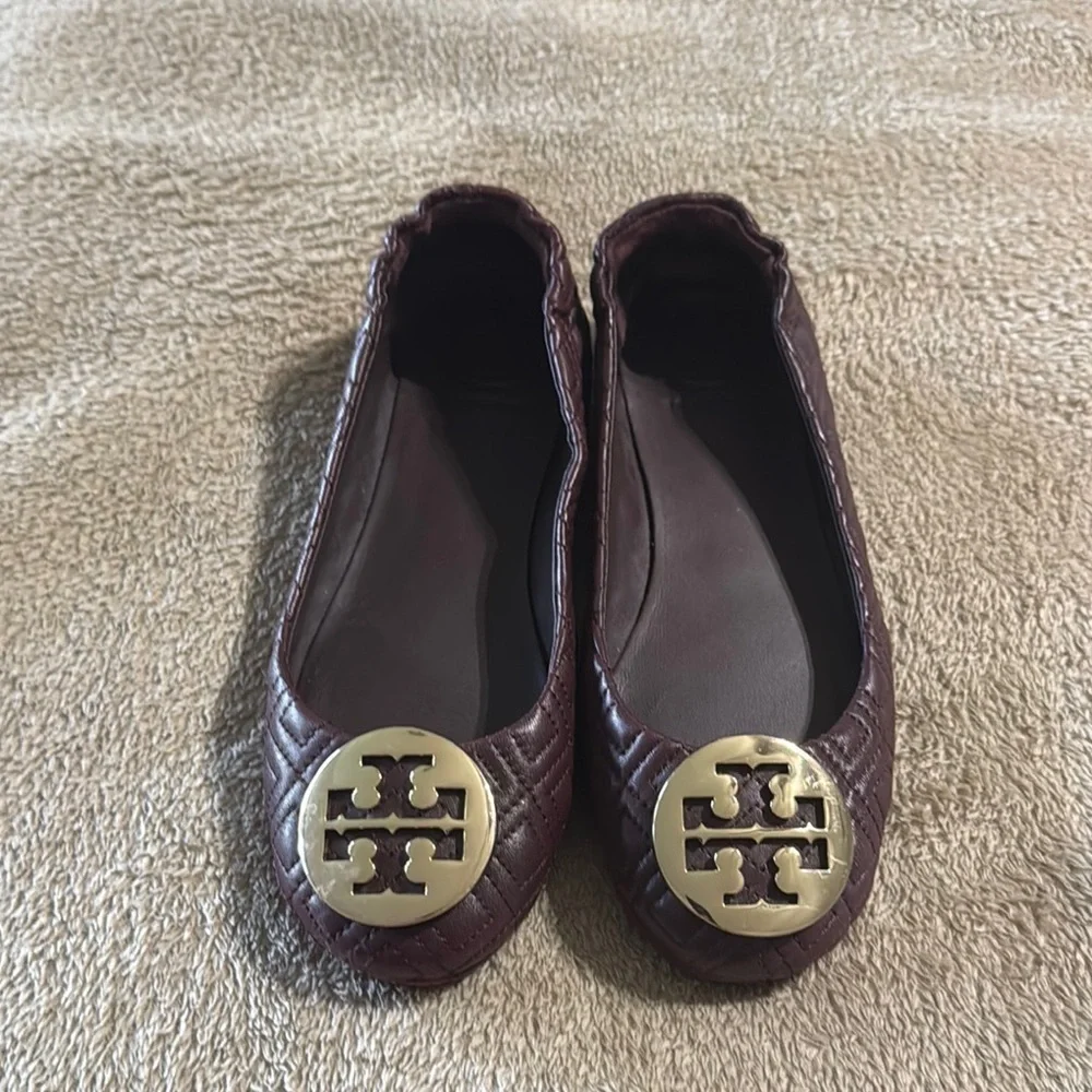 Tory Burch Quilted Minne Napps Burgundy Ballet Flats‎ with Gold Emblem
